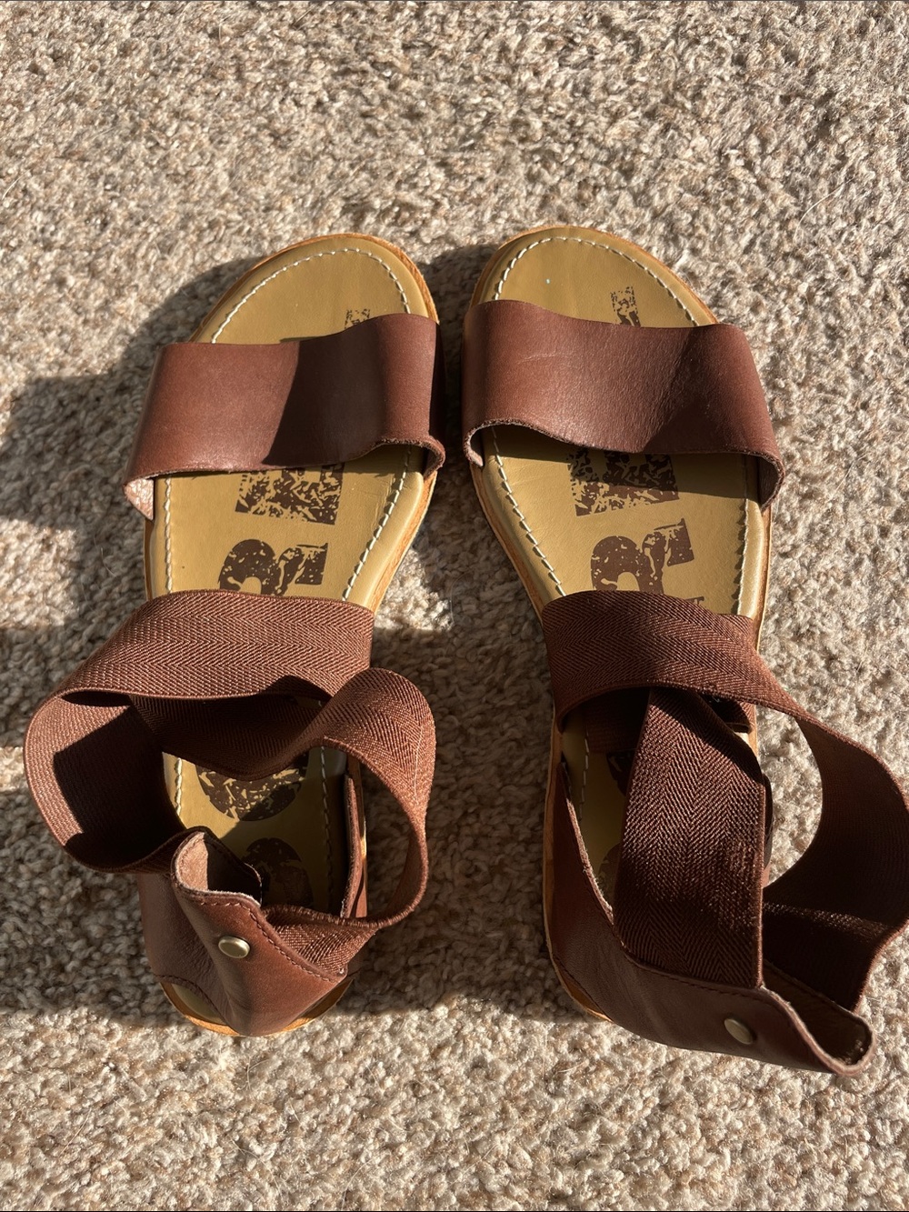 WORN ONCE Women’s Brown Strappy Elastic Sandals